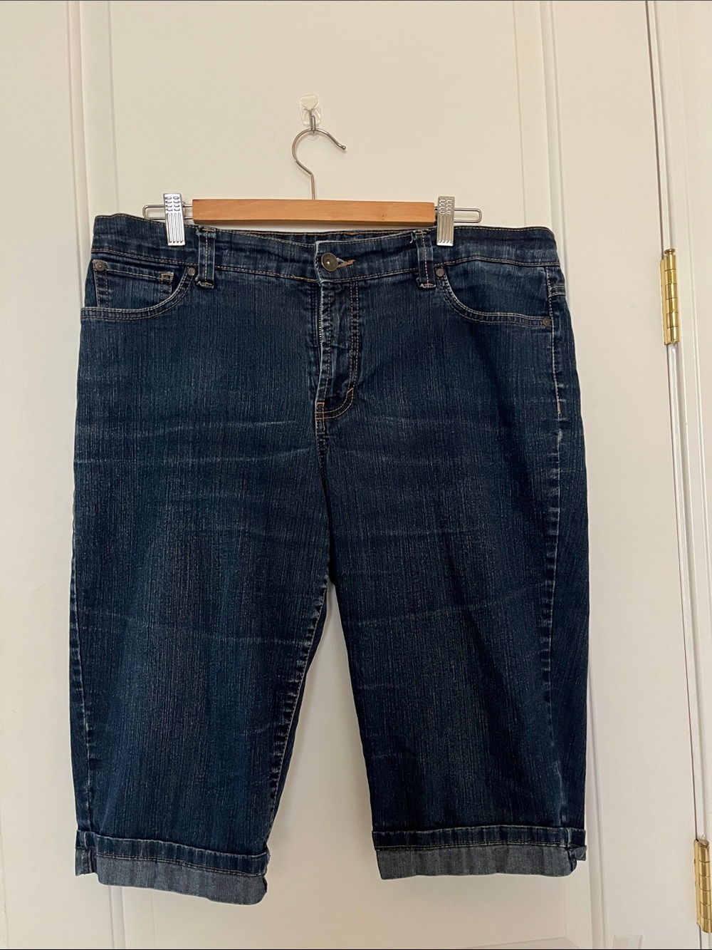 Nine West Dark Blue Denim capris Jeans with Contrast Stitching size 14/31
